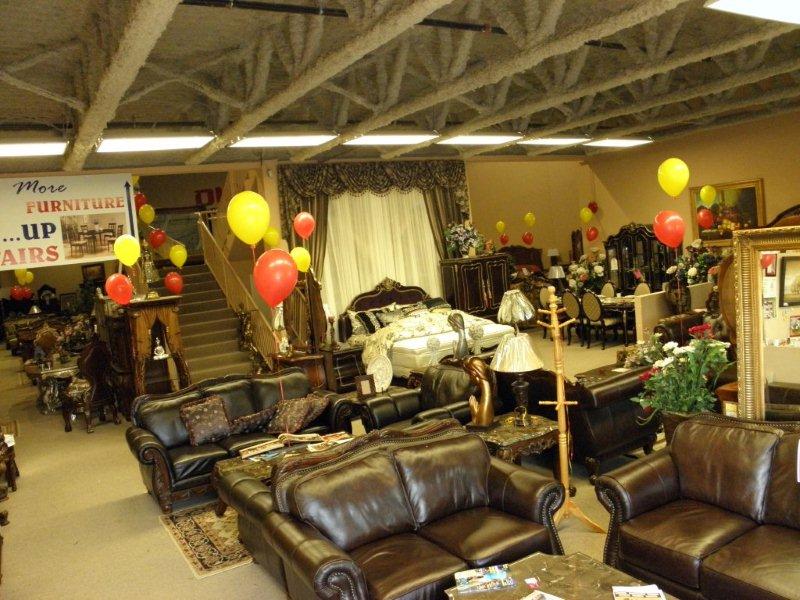 Furniture
                store displaying Showroom Balloons