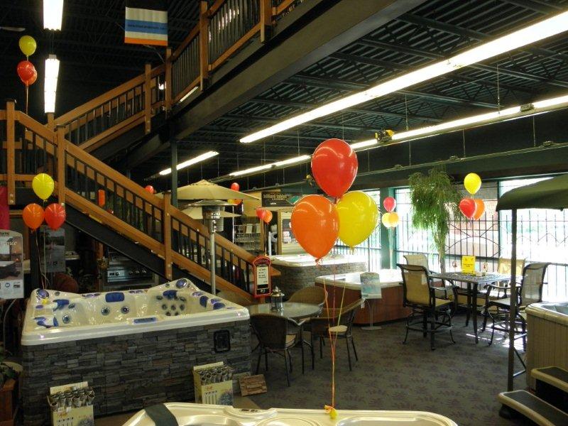 Universal
                Spas displaying Showroom Balloons