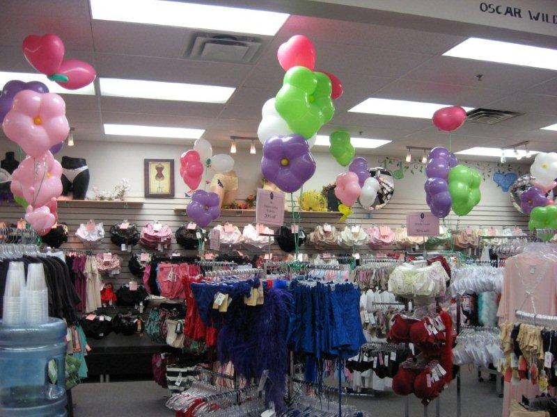 Clothing
                store displaying Showroom Balloons